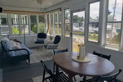 Image de Charming beachside cottage in quaint Onset