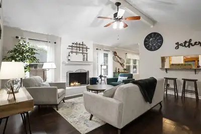 Image de ★ Contemporary 3br Ranch in S. Central Austin ★
