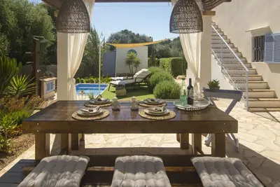 Casa Azul. Beach house for 4 adults + 1 baby in Cala Llombards