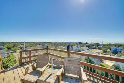 Image de Spacious Kill Devil Hills Getaway w/ 3 Decks!