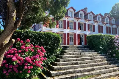 Exceptional property overlooking Saint Jean de Luz