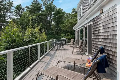 Huge Deck Perfect for Lounging w Sweeping Views!