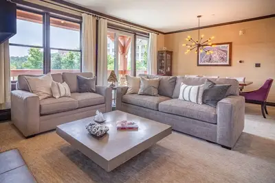 Image de Mountain-view condo w/ pool & hot tubs