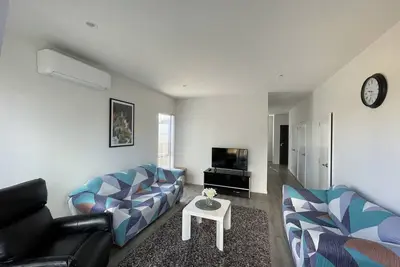 Image de 4 bedroom house fully furnished in Papakura