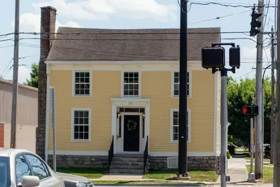 Image de Foster & 5th / 3 Bdrm Downtown Historical Colonial