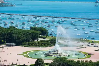 Image de Travel Destination! 2 Great Units, Walk to Riverwalk, Magnificent Mile