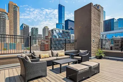 Image de 3 Classy Units Just Minutes from Shores of Lake Michigan–Navy Pier