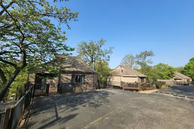 Image de Charming Lake Villa nestled in a quiet cove of Lake of the Ozarks