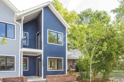 Image de Downtown Durham - Luxury Townhome -Bright and Modern & 5 minute walk to downtown