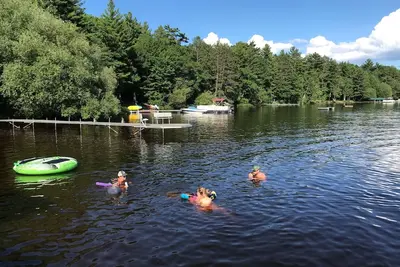Image de Lake Cottage with Great View and 100' Beachfront; Pontoon boat available.
