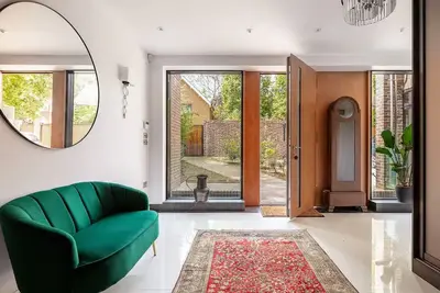 Image de Highgate - Luxury 4-Bedroom Spacious House with Indoor Pool