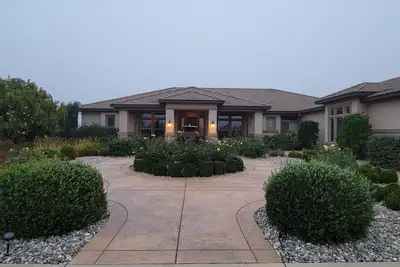 Image de Beautiful Ranch Style in-law Suite with fireplace!