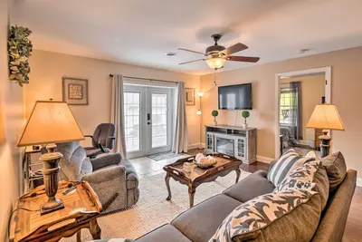 Image de Bristol Escape w/ Patio, 2 Mi to Downtown!