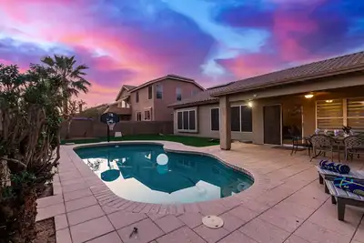 Image de Refreshing Gilbert Pool Home! Sleeps 8! Family Fun!