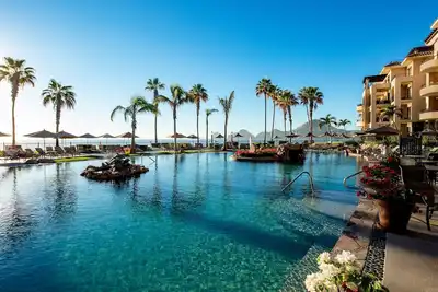 Image de Ground Floor, pool and beach just steps from your door!