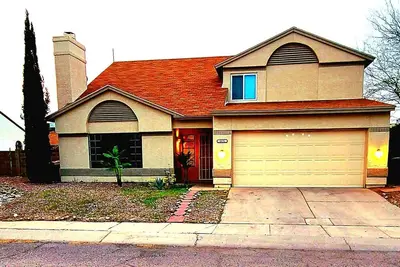 Image de Cheerful 3 bedroom house with a beautiful backyard