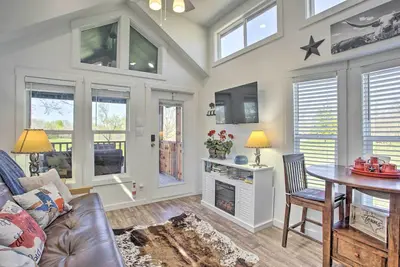 Image de 4 Mi to Dtwn: McKinney Tiny Home w/ Fire Pit