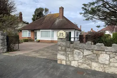 Image de 3 bedroom detached Rhos on Sea bungalow