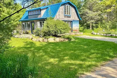 Three Sisters Cottage Barn Retreat