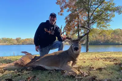 Image de Hunt 174 Jefferson Co Illinois deer magnet acres. Deer house, 3 stands, hayblind