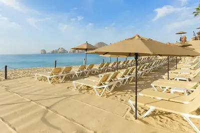 Image de Luxurious 2 Bedroom Suite - 10 Minute Beach Walk to The Office