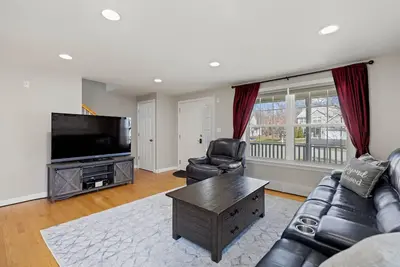 Convenient Portland home 3 miles from Downtown
