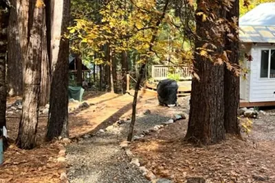 Image de Beautiful, Peaceful Family and Pet Friendly Cabin in Woods. Sleeps 10.