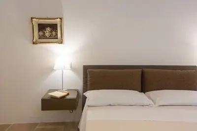 Image de The elegant resort has various houses with independent entrances from the park