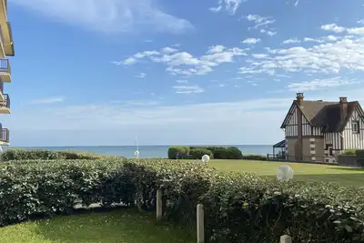 Image de Un petit cocon familial accès direct à la plage