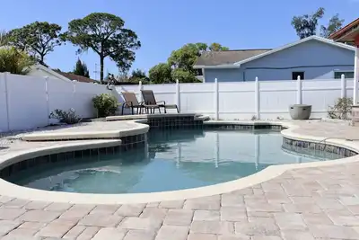 Image de Heated Pool House Close to Clearwater StPete Beach!