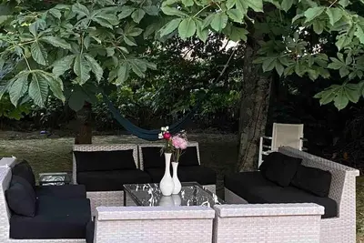 Image de Maison avec jardin arboré