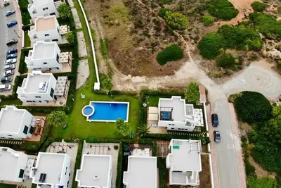 Image de Inviting 3-Bed Cottage in Arenal d'en Castell