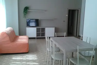 Image de Apartment with terrace 50 mt. from the sea