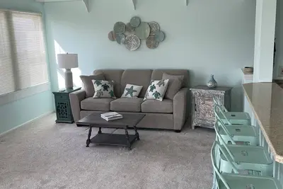 Image de Steps away from the ocean! Condo in Kill Devil Hills.