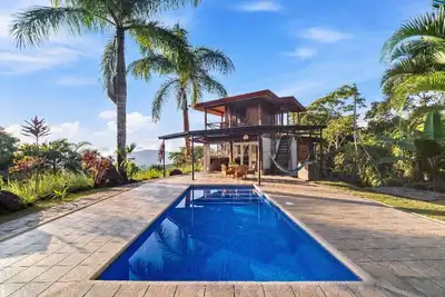 Image de Tranquil 2-bedroom cabin perfect for a peaceful getaway