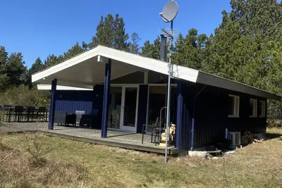 Image de Cozy cottage 250 m. from the beach.