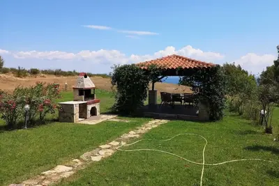 Image de Beach house with sea view and close to ancient village of Afytos