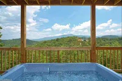 Image de Starlight Kisses - Views of the Gsmnp - Hot Tub - Pet Friendly - Pool Access