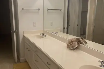 Image de Romantic Two Bedroom Condo W/Hot Tub