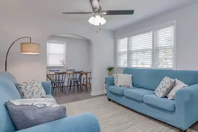 Image de Cozy 3-bedroom cottage - new Hot Tub, dogs Ok, fenced yard