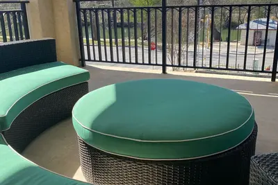 Image de Great location in downtown Boerne with a beautiful view!