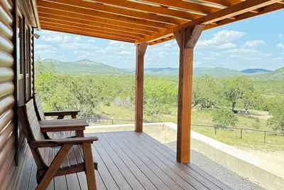 Image de Sky View Log Home near the Frio River