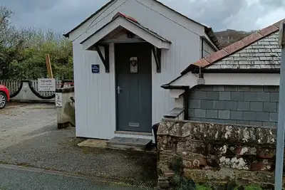 Beautiful 1-Bed Riversi Cottage Located in Malpas