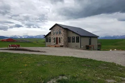 Hilltop Haven, Mountain View, 15 Min To Waterton