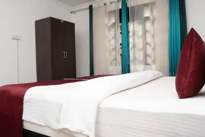 Image de we define hospitality