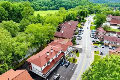 Image de Alpine River Suites #403 - Condo On River in Helen