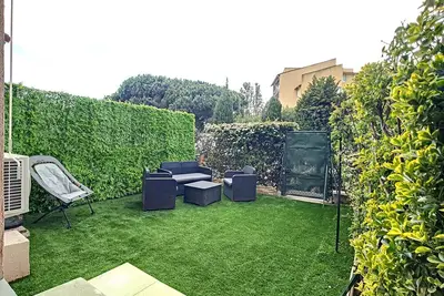 Image de 2/3 PIÈCES CLIMATISÉ Rez-De-Jardin Piscine Tennis PÉTANQUE À 5mn Des Plages