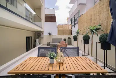 Image de Arla Brown Apartment, Wifi, Ac, Terrace! New!