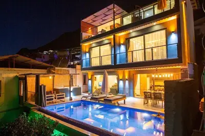 Villa For 4 With Sea View & Turkish Bath in Kordere
