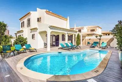 Image de Villa Marquesa - Quatre Chambres Villa, Couchages 8